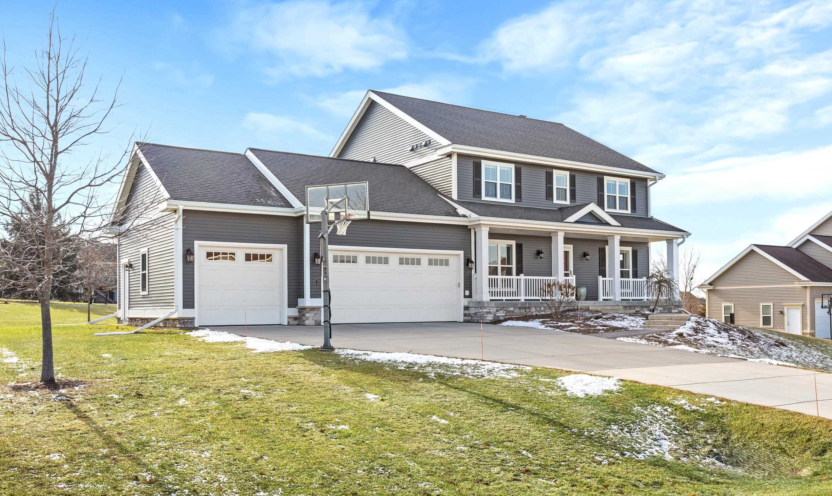 3123 Fran's Drive Sun Prairie, WI 53590 - Photo 4 of 44