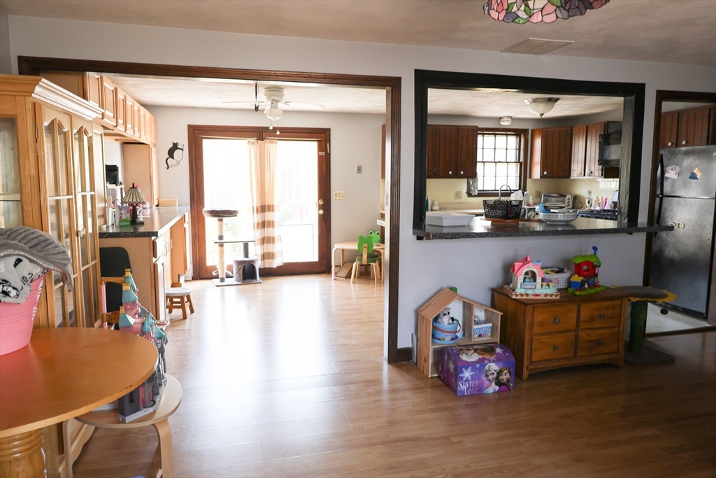 32 Treble Cove Road Billerica, MA 01862 - Photo 5 of 40 Gallery Image 5
