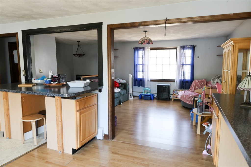 32 Treble Cove Road Billerica, MA 01862 - Photo 6 of 40 Gallery Image 6