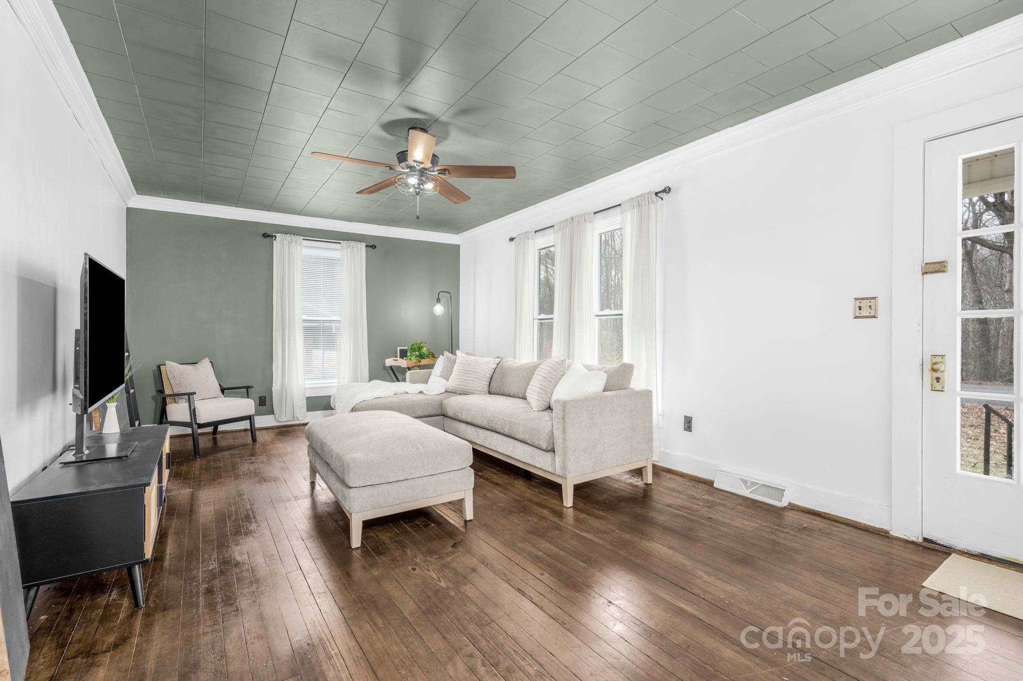 4036 Muncus Road Jonesville, NC 28642 - Photo 3 of 30 Gallery Image 3