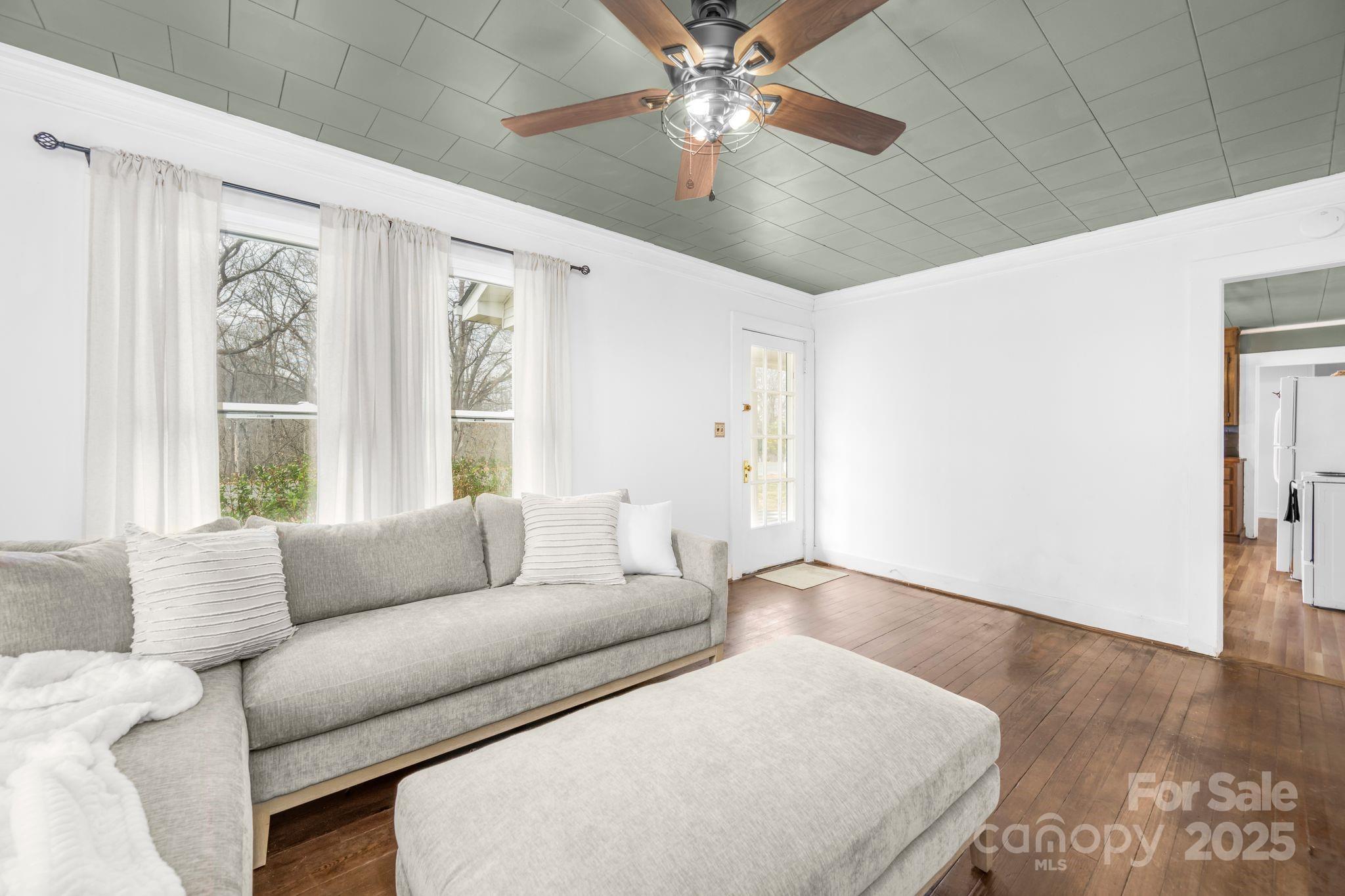 4036 Muncus Road Jonesville, NC 28642 - Photo 4 of 30 Gallery Image 4