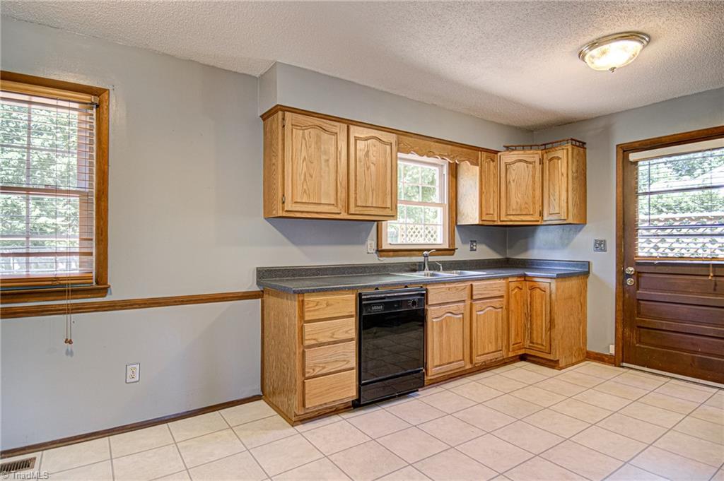 134 Maple Lane King, NC 27021 - Photo 11 of 32