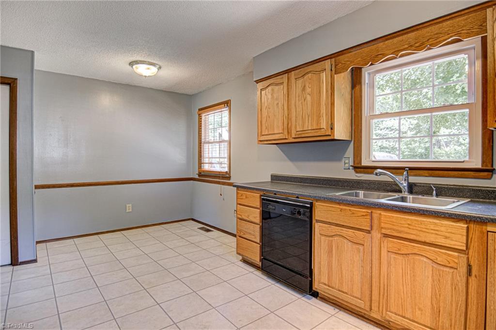 134 Maple Lane King, NC 27021 - Photo 10 of 32