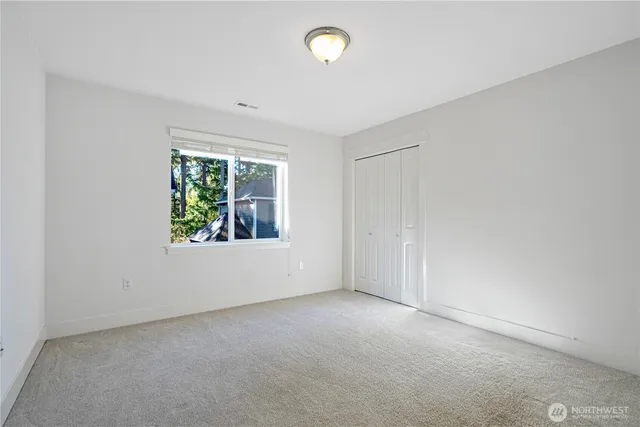 $999,999 | 18717 43rd Drive Southeast, Bothell, WA 98012