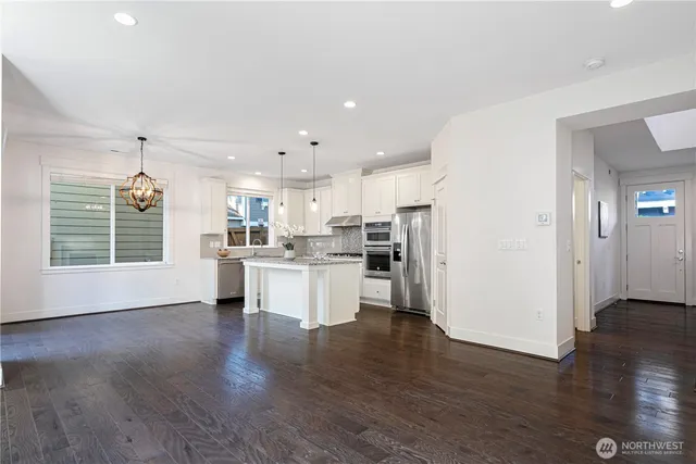 $999,999 | 18717 43rd Drive Southeast, Bothell, WA 98012