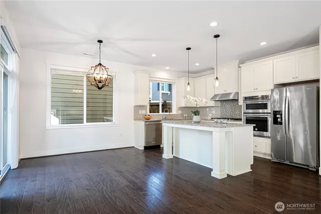 $999,999 | 18717 43rd Drive Southeast, Bothell, WA 98012