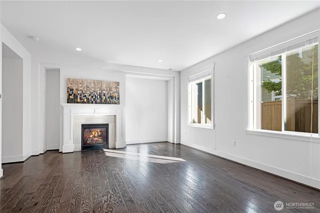 $999,999 | 18717 43rd Drive Southeast, Bothell, WA 98012