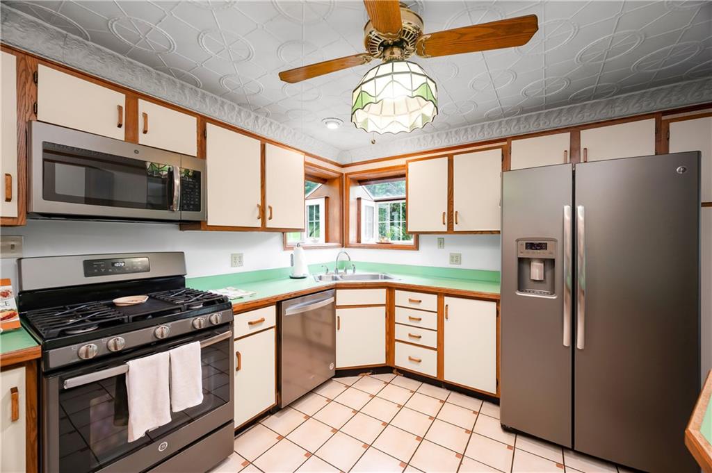 3871 Green Valley Road Pittsburgh, PA 15235 - Photo 14 of 50