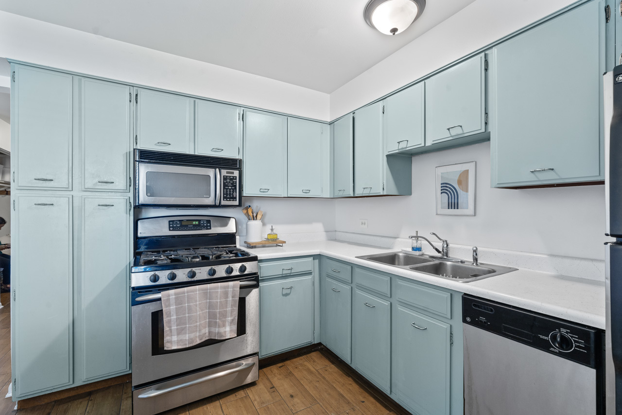 1331 South Finley Road, Unit 114 Lombard, IL 60148 - Photo 13 of 32