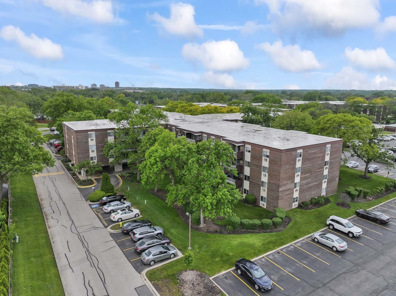1331 South Finley Road, Unit 114 Lombard, IL 60148 - Photo 27 of 32