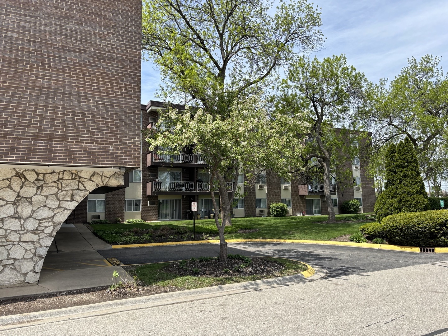 1331 South Finley Road, Unit 114 Lombard, IL 60148 - Photo 30 of 32
