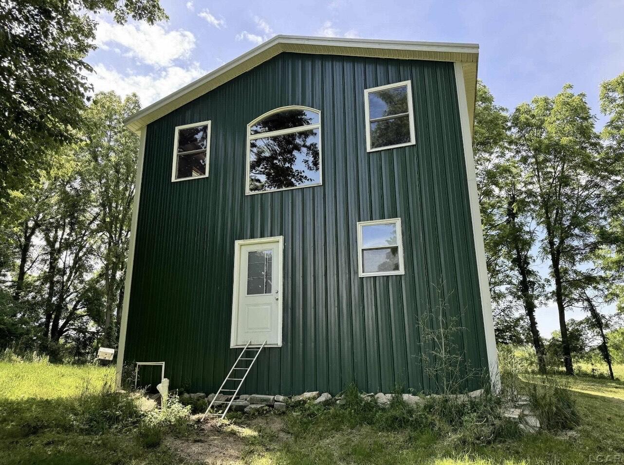 2507 South Waldron Road Hudson, MI 49247 - Photo 2 of 11 IMG_8824