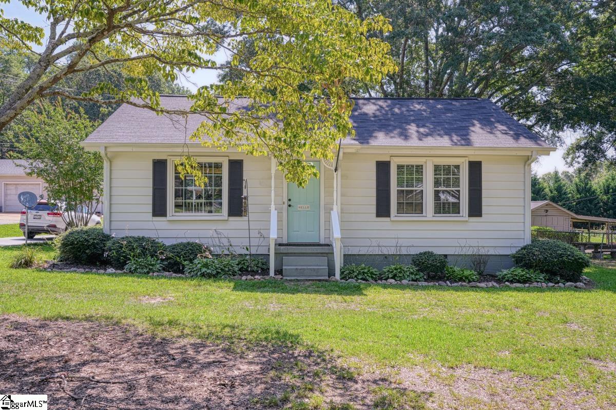 302 Hillcrest Drive Greer, SC 29651 - Photo 1 of 23