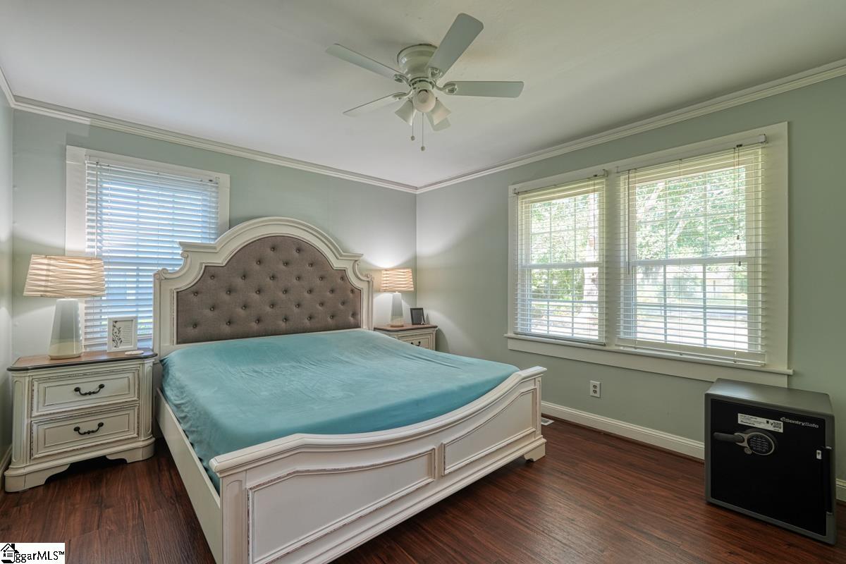 302 Hillcrest Drive Greer, SC 29651 - Photo 11 of 23