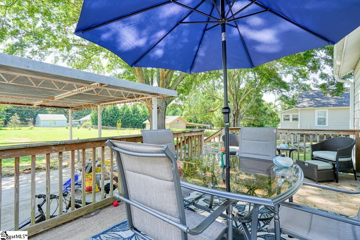 302 Hillcrest Drive Greer, SC 29651 - Photo 12 of 23