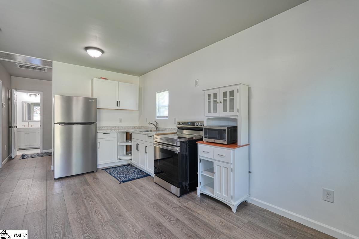 302 Hillcrest Drive Greer, SC 29651 - Photo 13 of 23