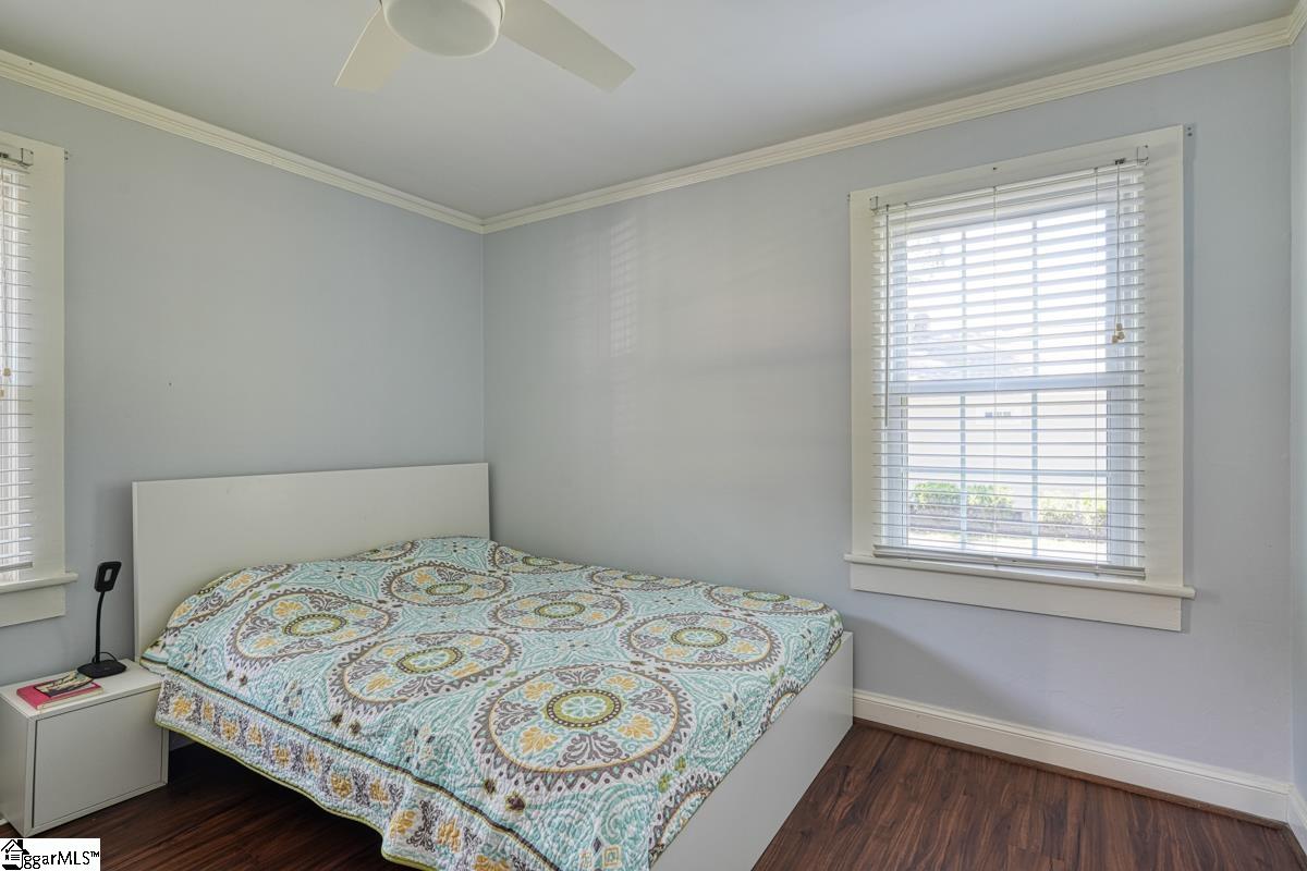302 Hillcrest Drive Greer, SC 29651 - Photo 10 of 23