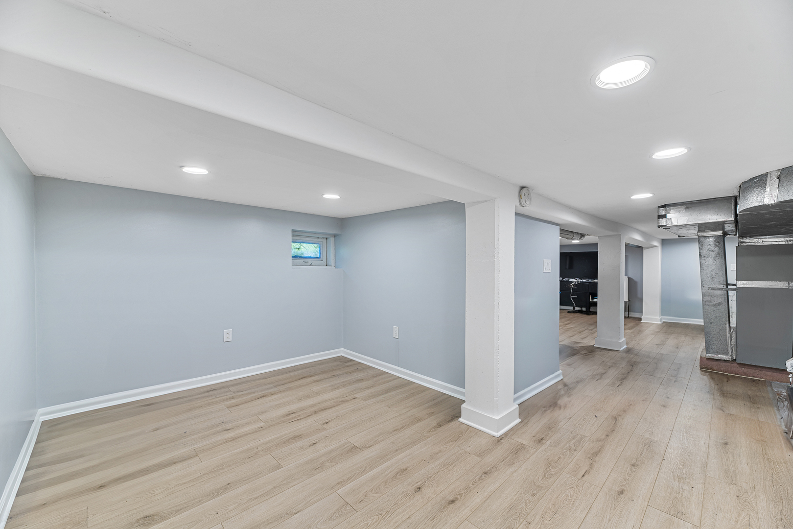 1S217 Valley Road Lombard, IL 60148 - Photo 14 of 23 a view of a livingroom with wooden floor