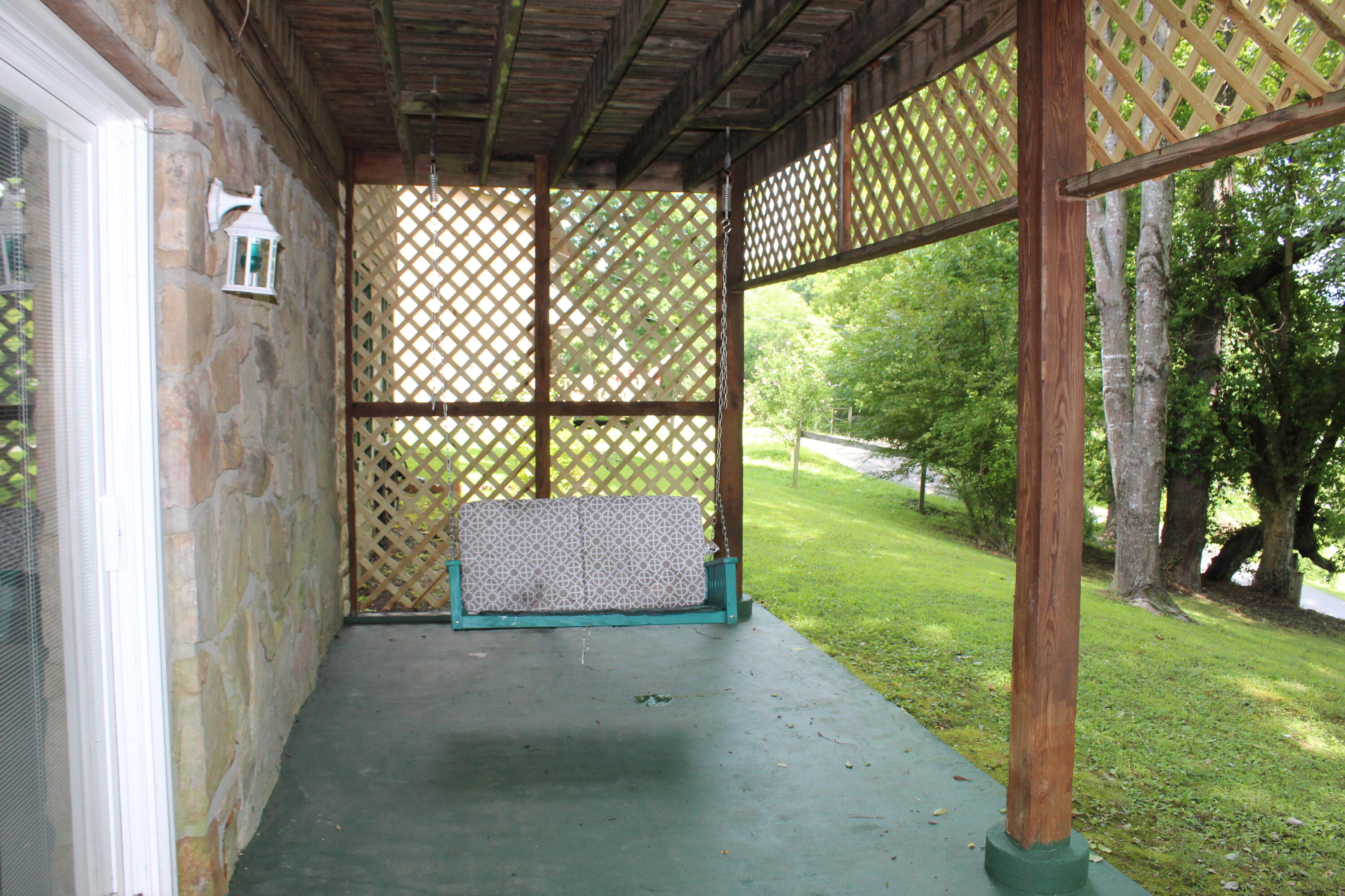 119 Ironwood Road Middlesboro, KY 40965 - Photo 13 of 52 IMG_1106