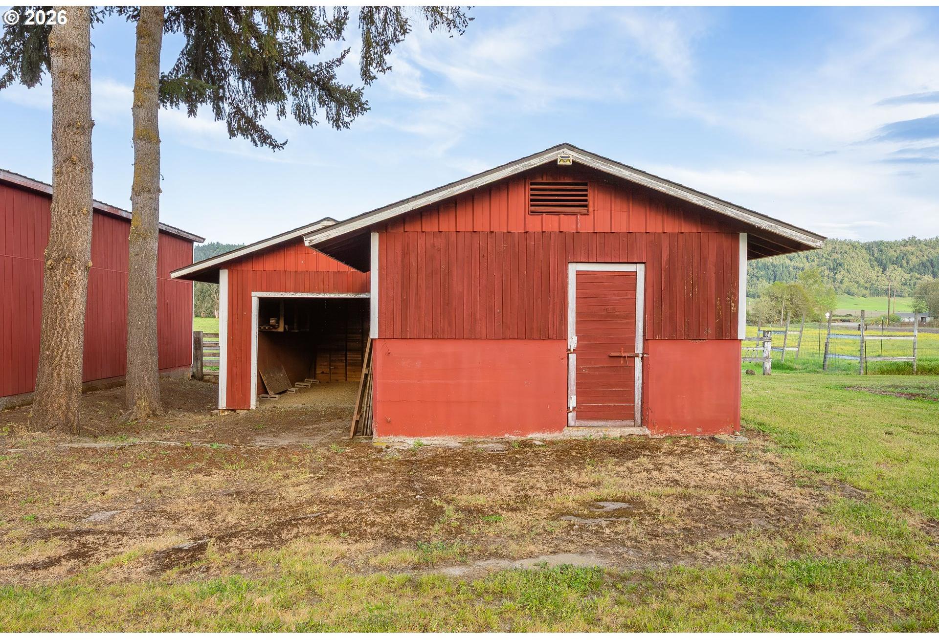 8160 Lookingglass Road Roseburg, OR 97471 - Photo 38 of 48 Gallery Image 38