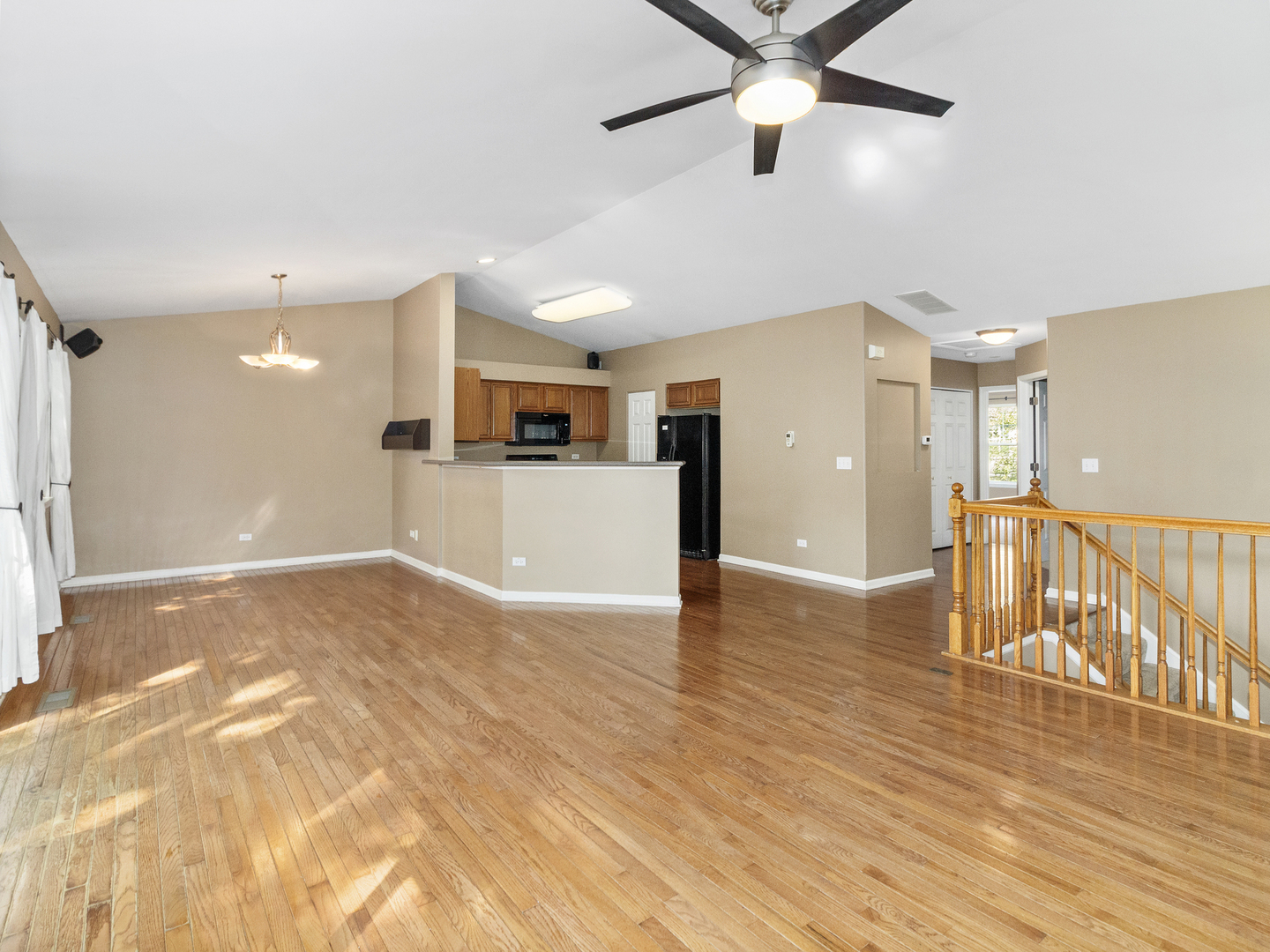 117 Meredith Lane Streamwood, IL 60107 - Photo 5 of 24