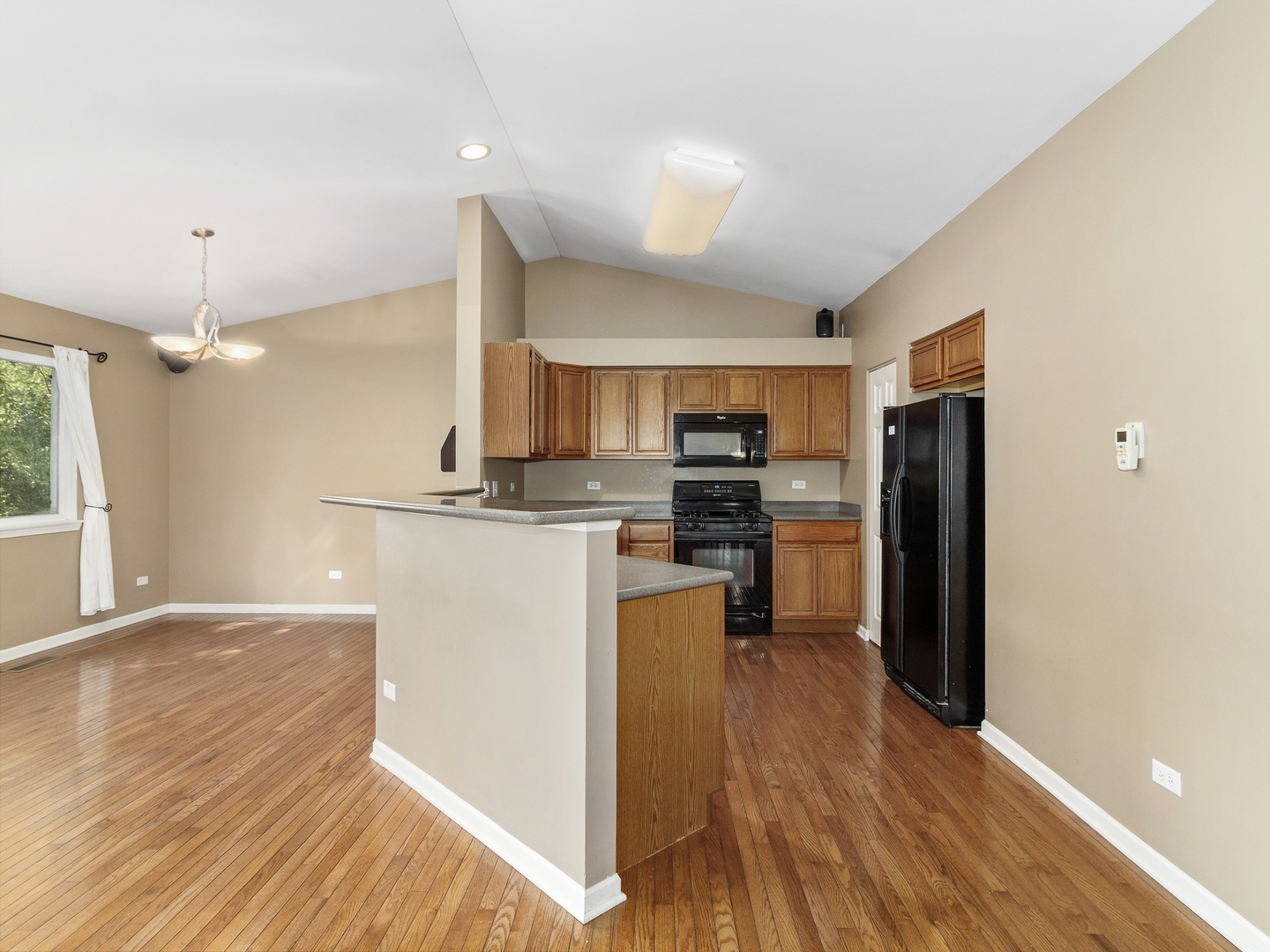 117 Meredith Lane Streamwood, IL 60107 - Photo 6 of 24