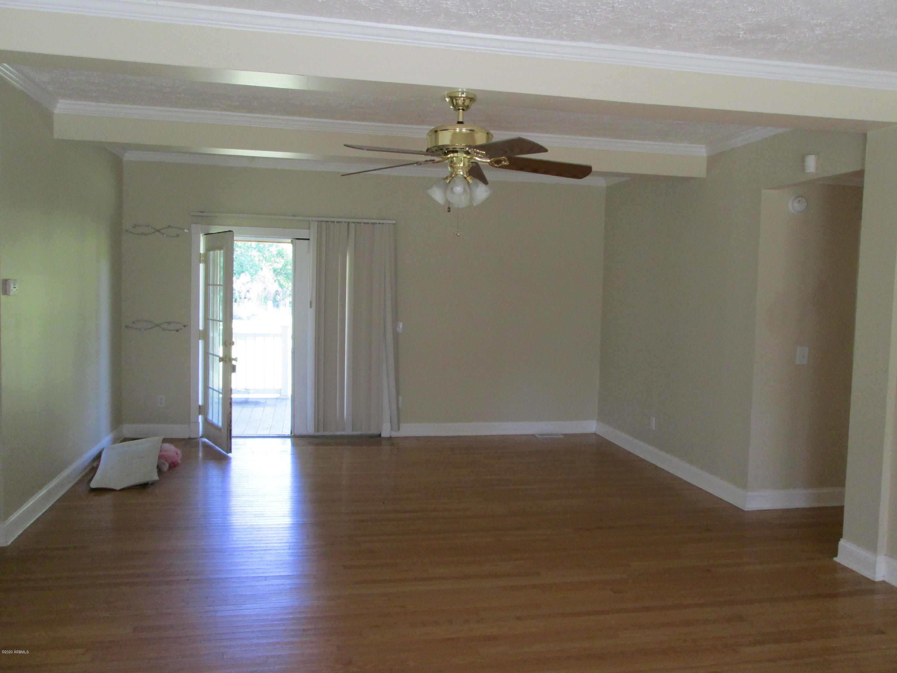 308 Riverview Drive Ridgeland, SC 29936 - Photo 4 of 16 IMG_0429