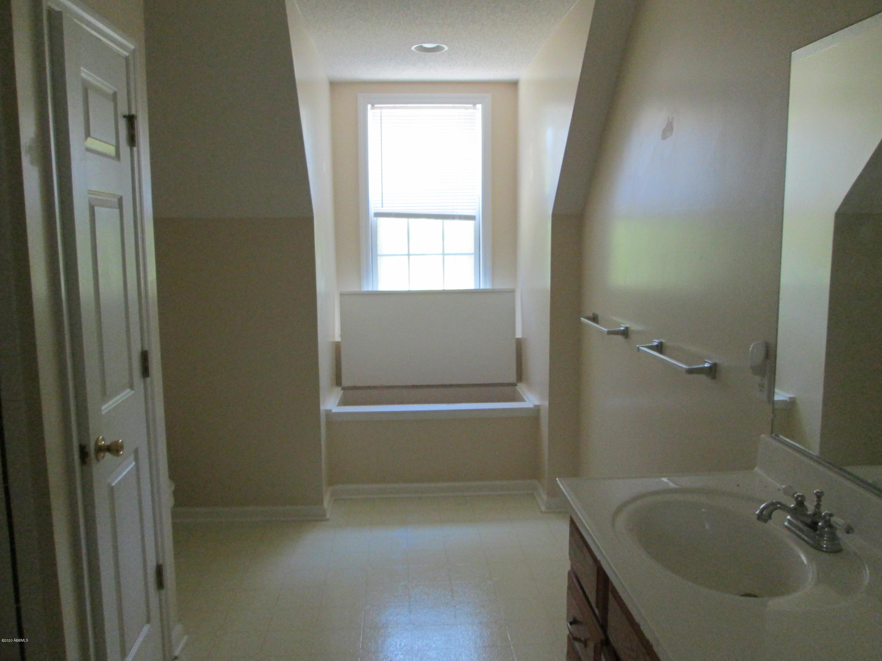 308 Riverview Drive Ridgeland, SC 29936 - Photo 7 of 16 IMG_0432