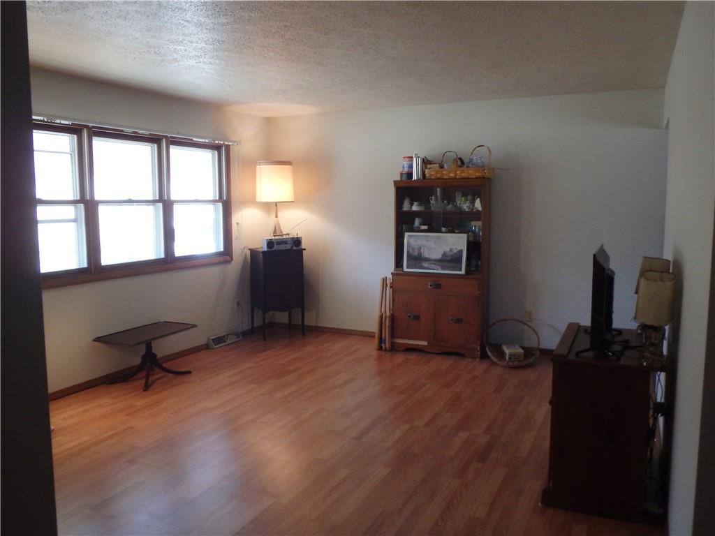 323 Chestnut Drive Butler, PA 16001 - Photo 3 of 14