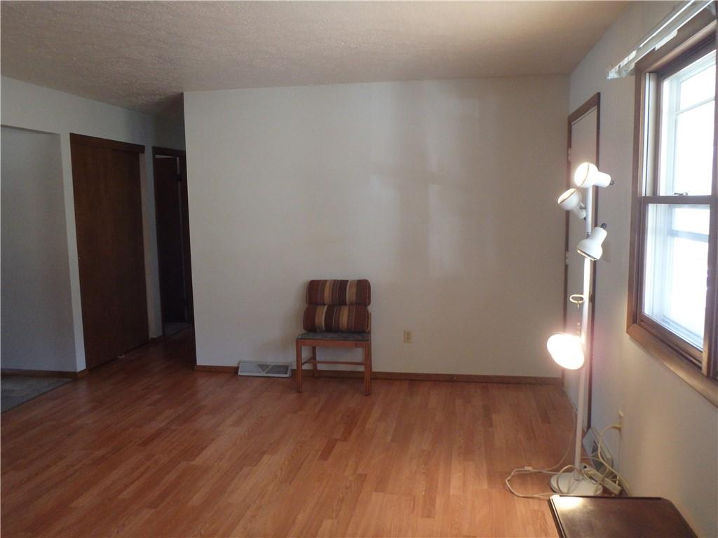 323 Chestnut Drive Butler, PA 16001 - Photo 4 of 14