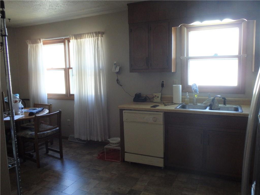 323 Chestnut Drive Butler, PA 16001 - Photo 6 of 14