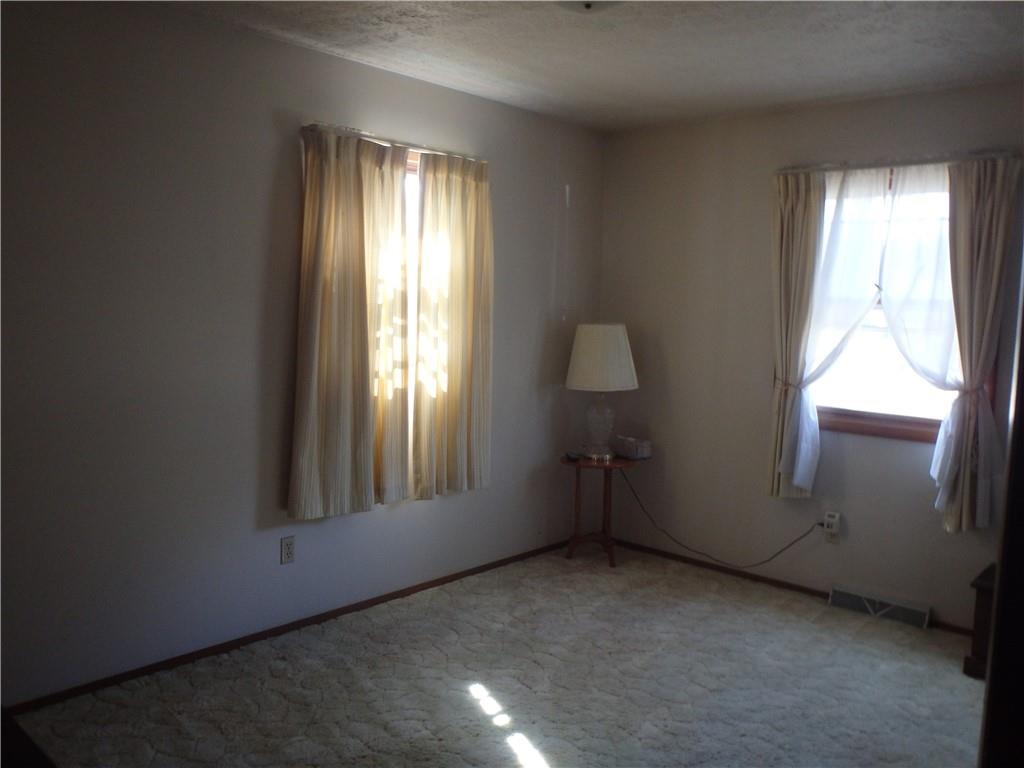 323 Chestnut Drive Butler, PA 16001 - Photo 8 of 14