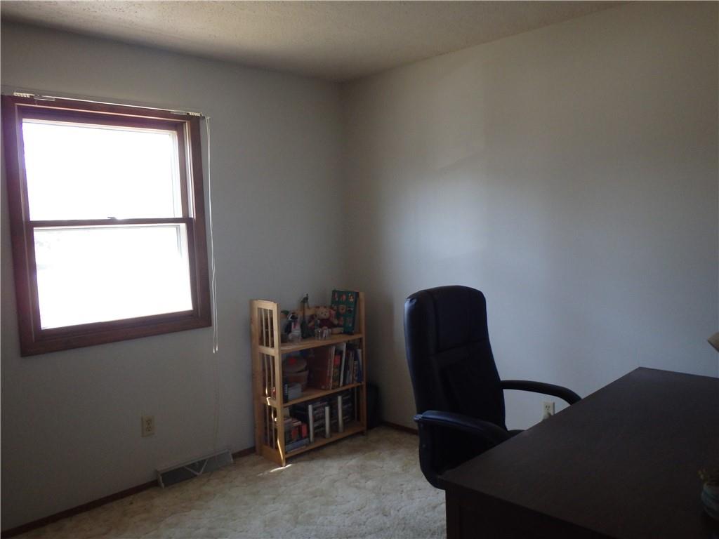 323 Chestnut Drive Butler, PA 16001 - Photo 9 of 14