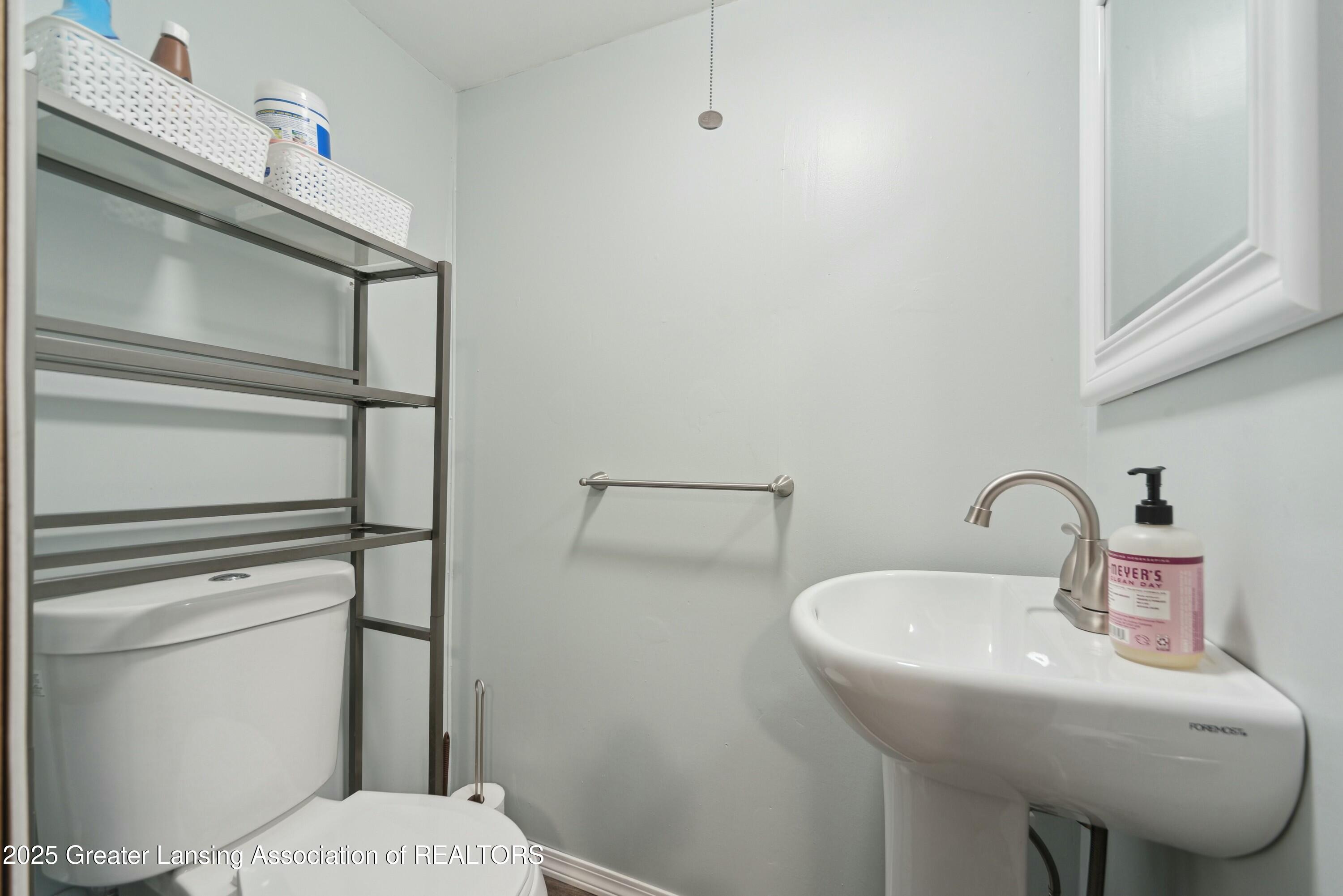 2103 Barstow Road Lansing, MI 48906 - Photo 26 of 35 tempImageQJHsDt