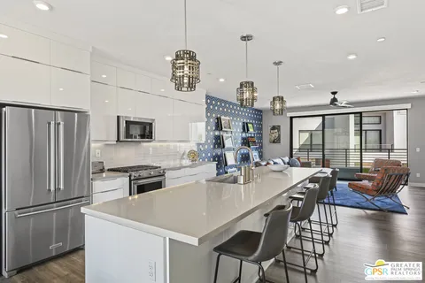 $869,000 | 467 Huddle Spgs Way, Palm Springs, CA 92264