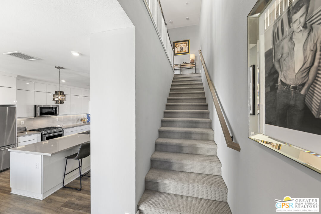 467 Huddle Spgs Way Palm Springs, CA 92264 - Photo 22 of 48 a view of entryway and kitchen