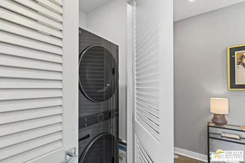 $869,000 | 467 Huddle Spgs Way, Palm Springs, CA 92264