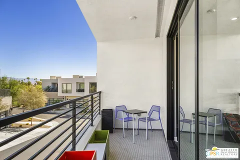 $869,000 | 467 Huddle Spgs Way, Palm Springs, CA 92264