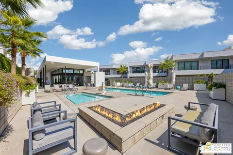 $869,000 | 467 Huddle Spgs Way, Palm Springs, CA 92264