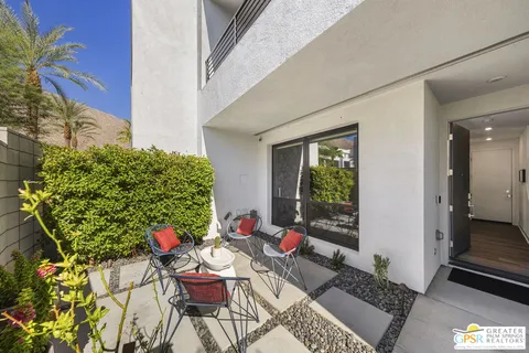 $869,000 | 467 Huddle Spgs Way, Palm Springs, CA 92264