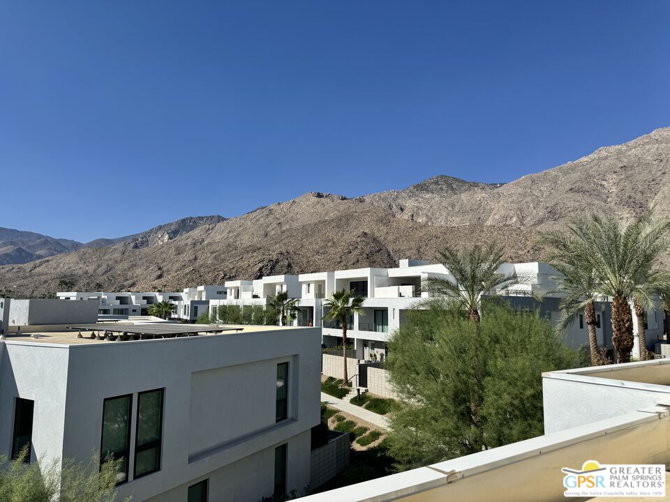 467 Huddle Spgs Way Palm Springs, CA 92264 - Photo 45 of 48 a view of a city with tall buildings