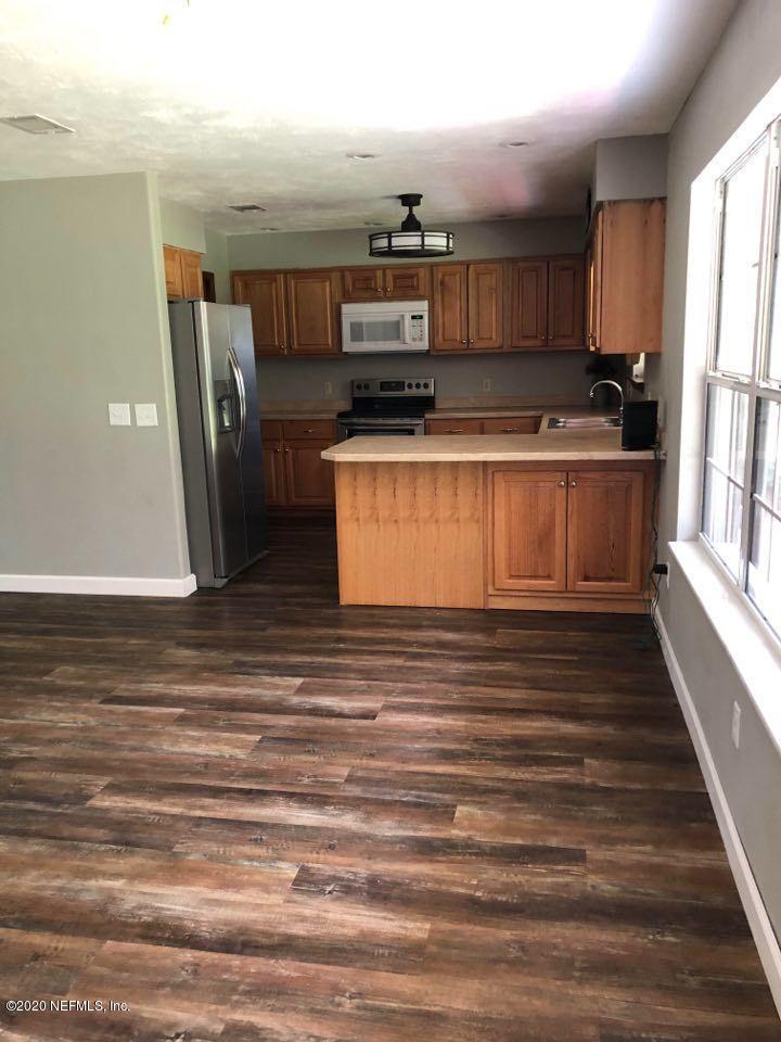 front door to kitchen