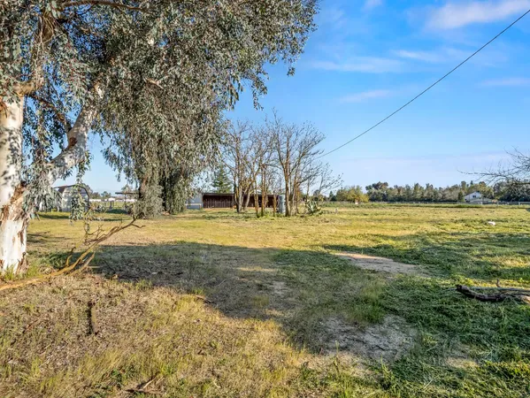 $950,000 | 9321 East Bullard Avenue, Clovis, CA 93619