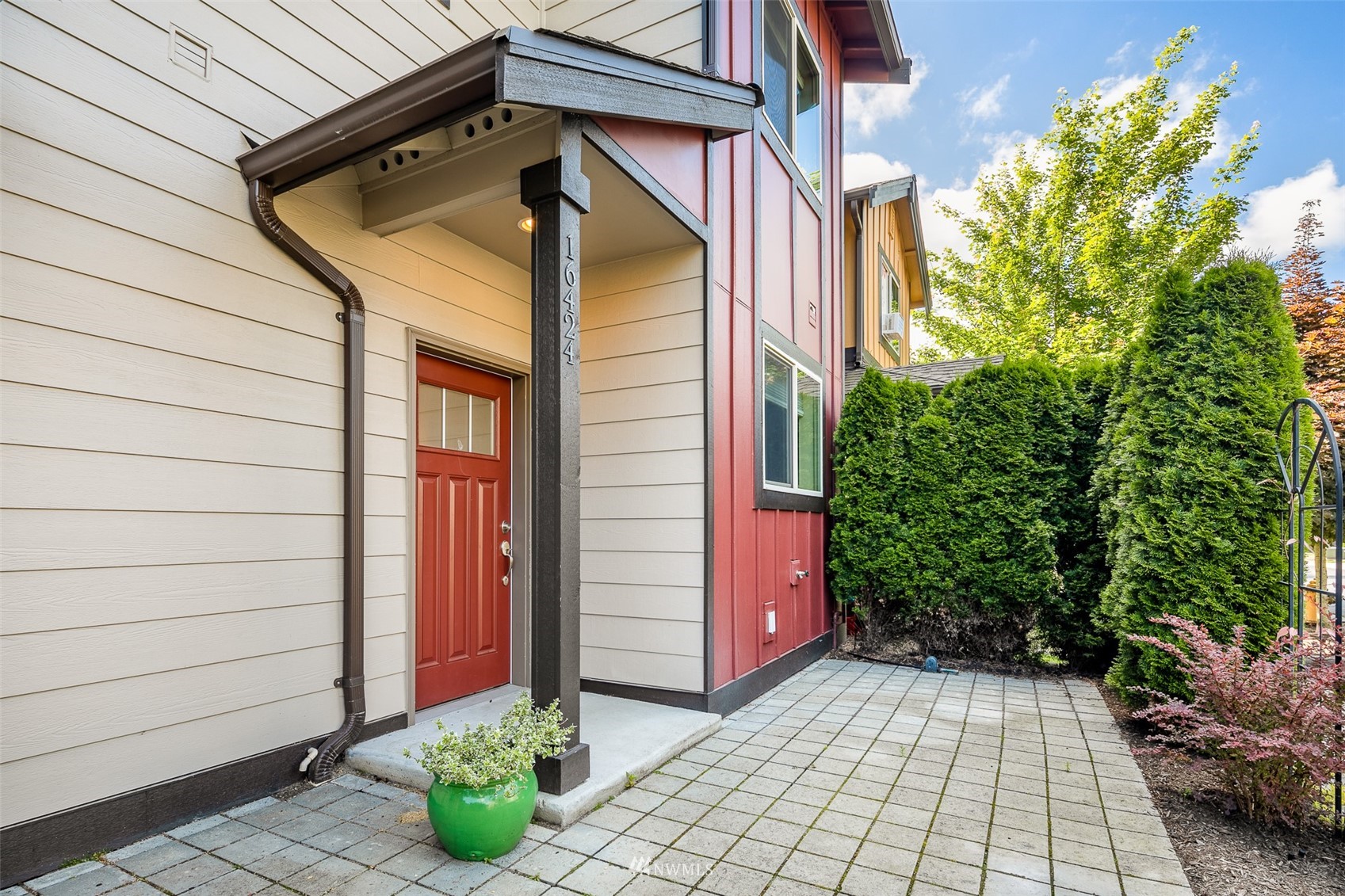 16424 2nd Drive Southeast Bothell, WA 98012 - Photo 2 of 22 Gallery Image 2