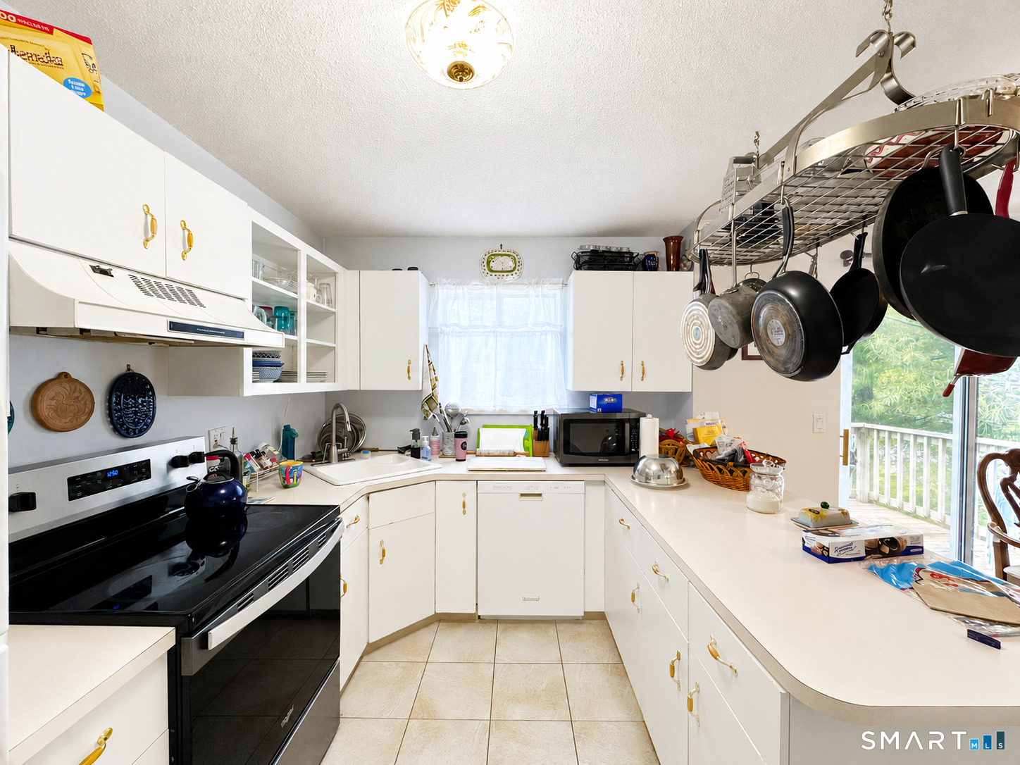 925 Oronoke Road, Unit 13J Waterbury, CT 06708 - Photo 6 of 12