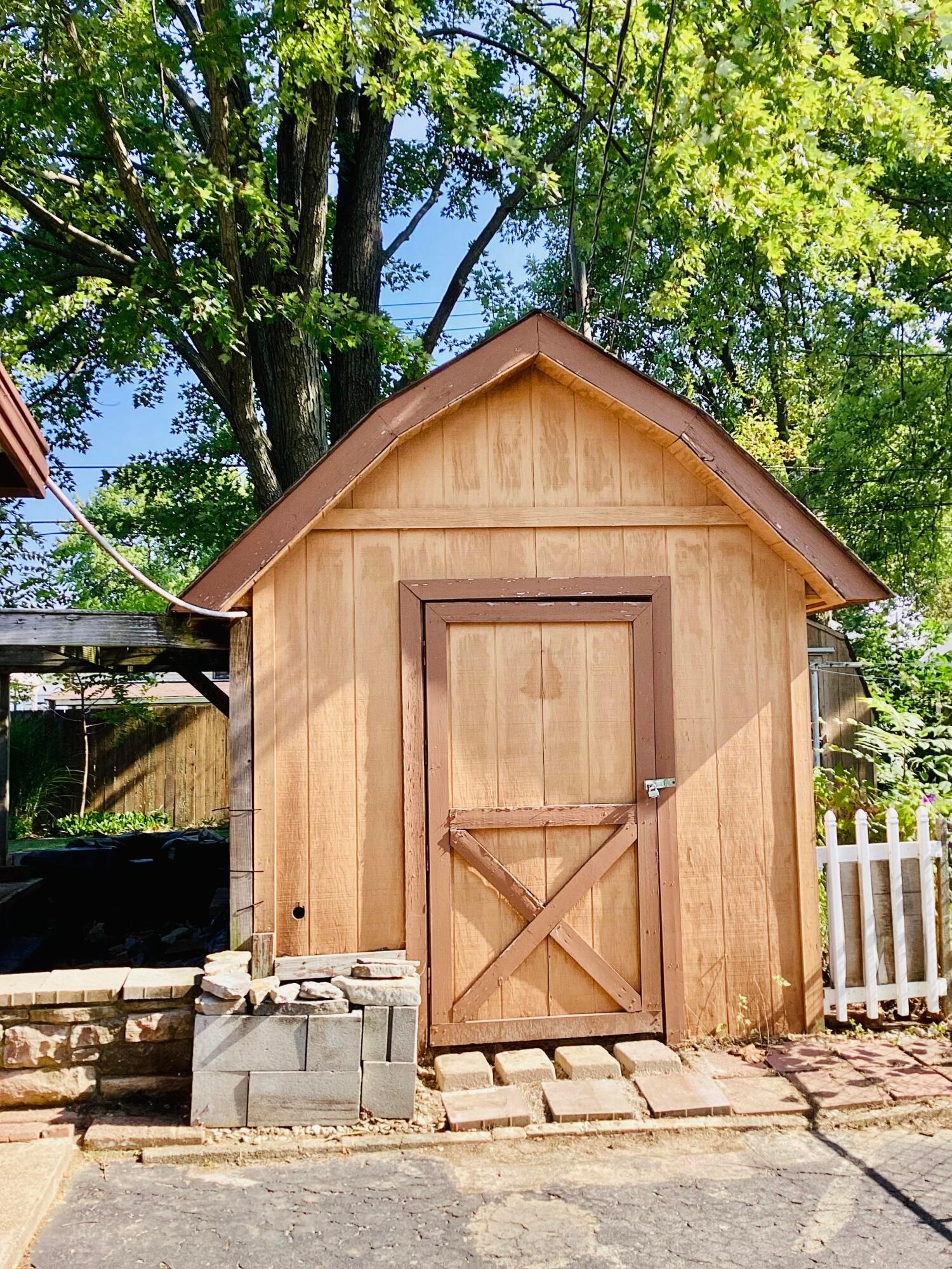 3984 Lynward Road Columbus, OH 43228 - Photo 31 of 34 Wood storage shed
