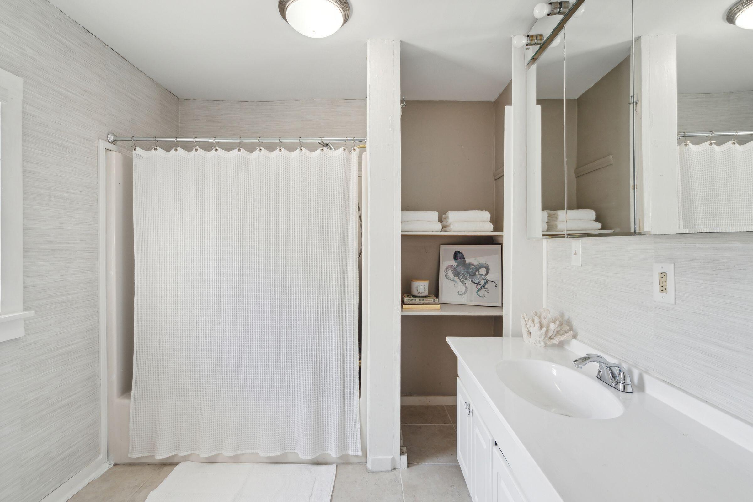 772 Rutledge Avenue Charleston, SC 29403 - Photo 25 of 28 772RutledgeAve-KeenEyeMarketing-046