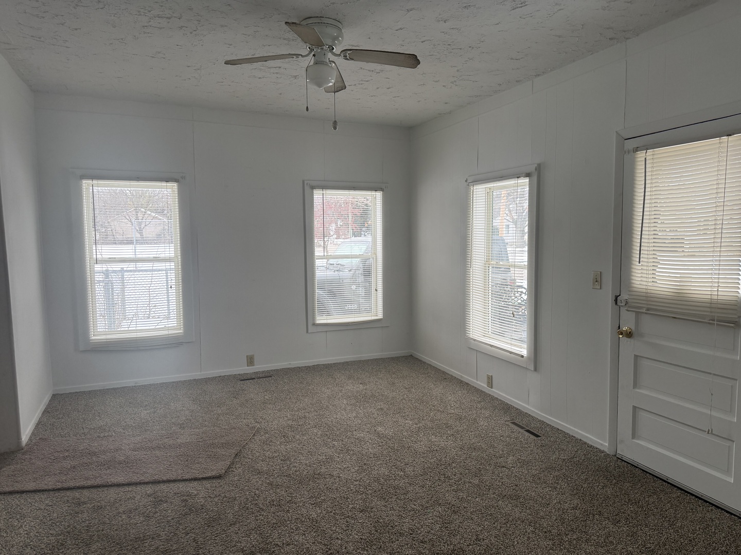 907 Center Street McHenry, IL 60050 - Photo 5 of 13