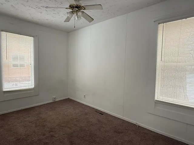 $159,900 | 907 Center Street, McHenry, IL 60050