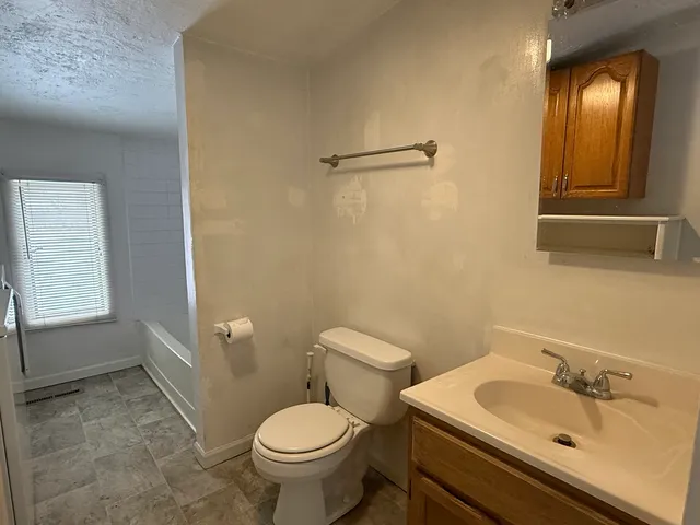 $159,900 | 907 Center Street, McHenry, IL 60050